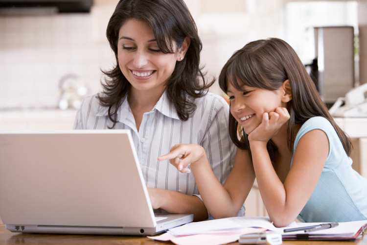 How Non-Coder Parents Can Learn to Engage their Young Programmer